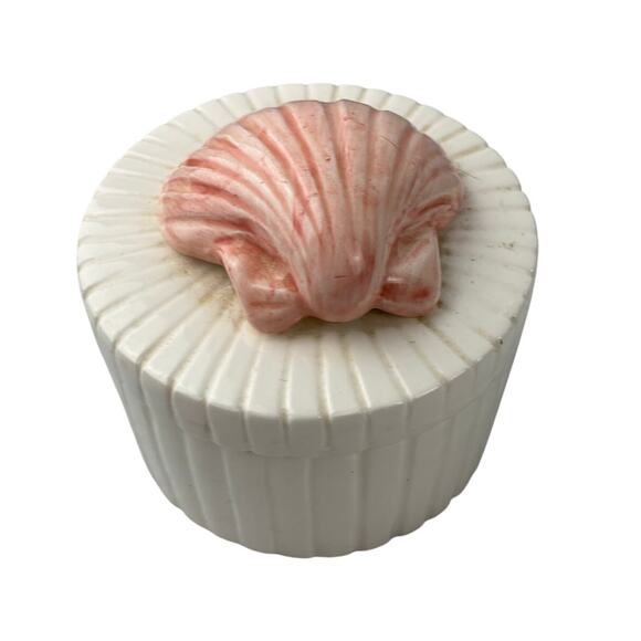 Fits & Floyd Hand Painted Coquille Trinket Dish W/Lid Pink White Scalloped Shell - Picture 1 of 7